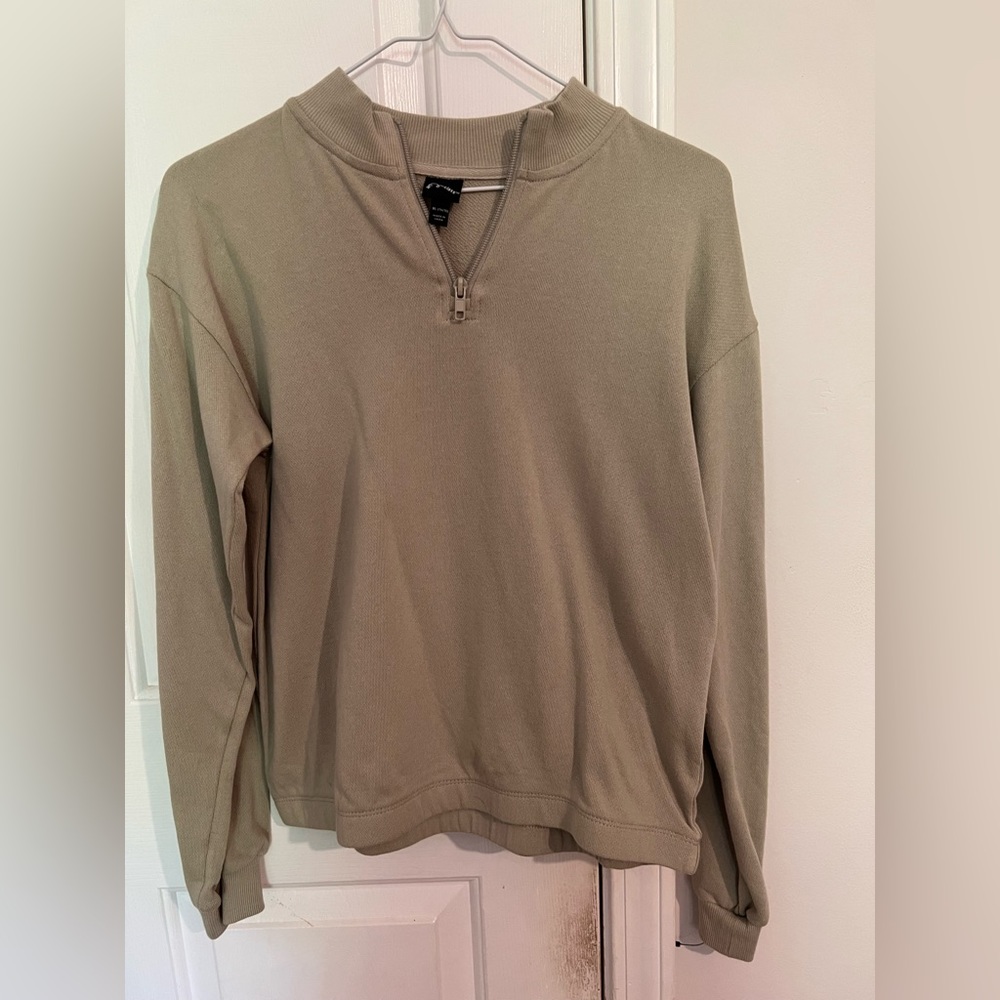 Beige sweatshirt